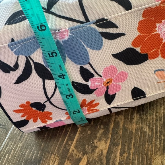 Kate Spade♠️Floral insulated lunch tote in this seasons coloring!FUN &FUNCTIONAL - Picture 10 of 10
